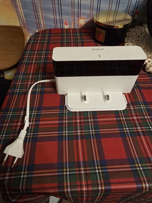 iRobot ADD-N1 stacja dokująca.