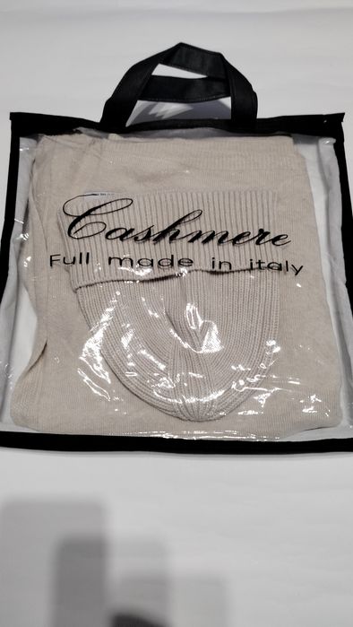 Piękny włoski damski komplet szalik czapka