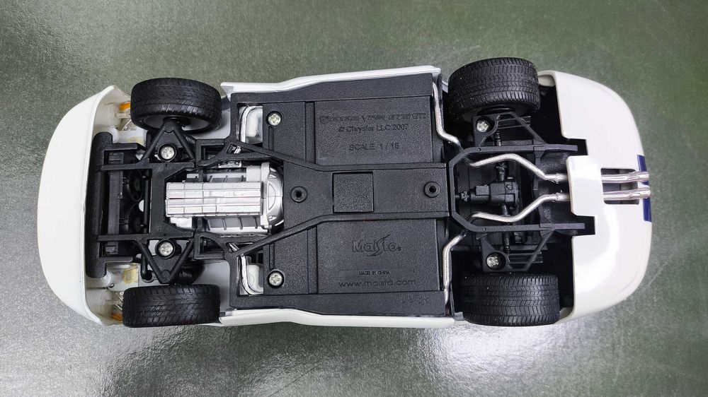 Модель 1.18 Dodge Viper GTS GT2, Maisto