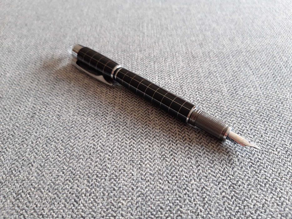 Caneta de tinta permanente MONTBLANC
