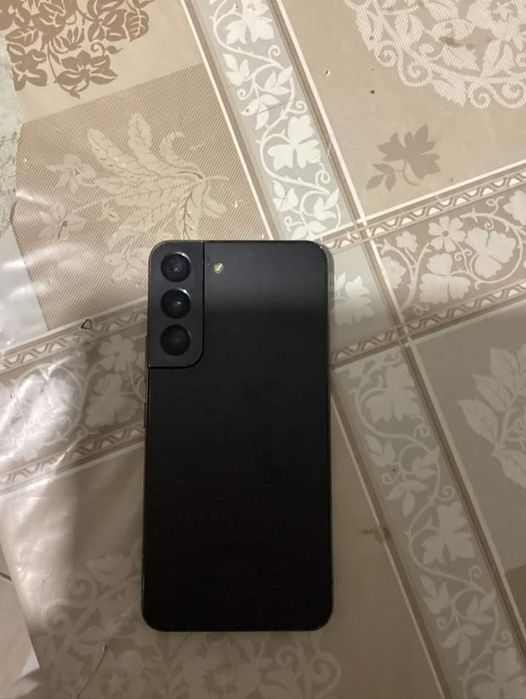 Vendo Samsung galaxy s22 (negociável)