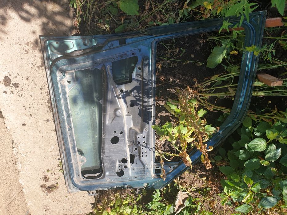 Дверки кузовні запчастини Golf 3