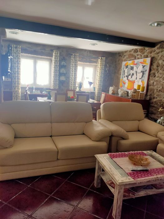Vende-se Moradia
