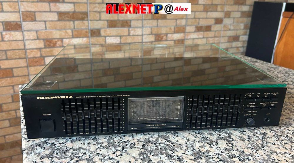 Equalizer Marantz EQ-551 prateleira vidro e pé acrílico topo gama