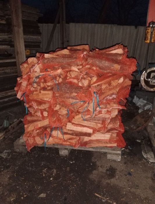 Дрова рубані:ясен ,граб,дуб,черешня,в ящиках,мішках,сітках