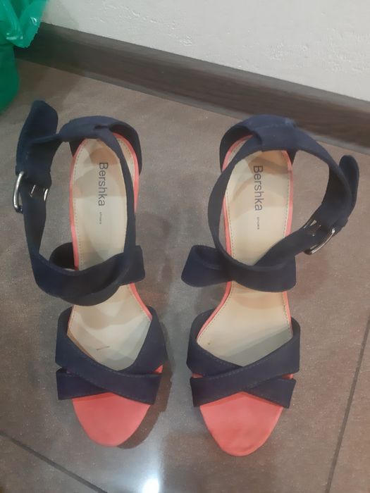 Szpilki Bershka!