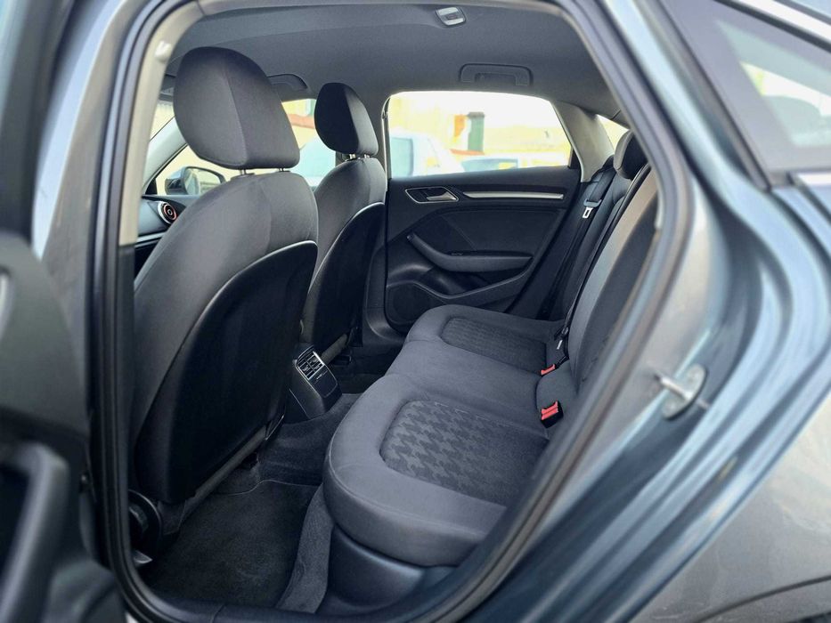 AUDI A3 LIMOUSINE S LINE 1.6TDI 110CV "LOOK RS3"