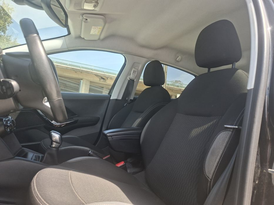 Peugeot 208 style 1.6hdi