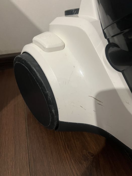 Пилосос для сухого прибирання без мішка Electrolux EC41-2SW