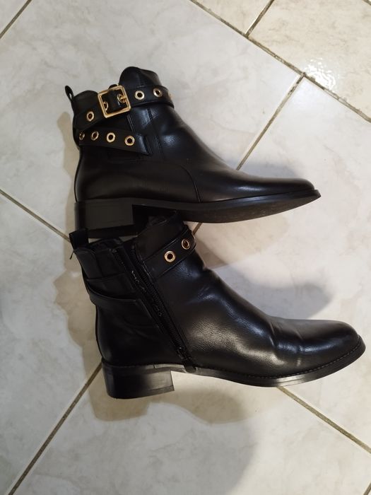 Botins pretos de senhora