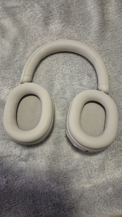 Продам Sony WH-1000XM5