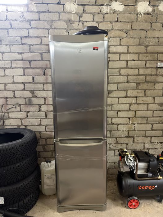 Холодильник Indesit