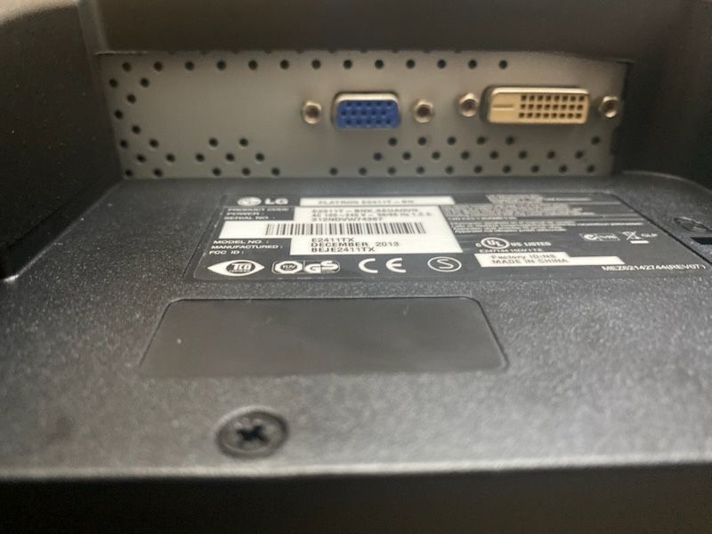 Monitor LG Flatron E2411 okazja!
