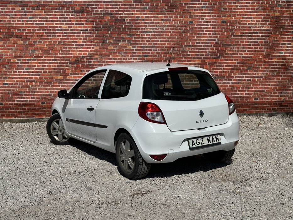 Renault Clio 1.5dci>>superstan>>małyprzebieg>>świętaotwarte>>zamiana