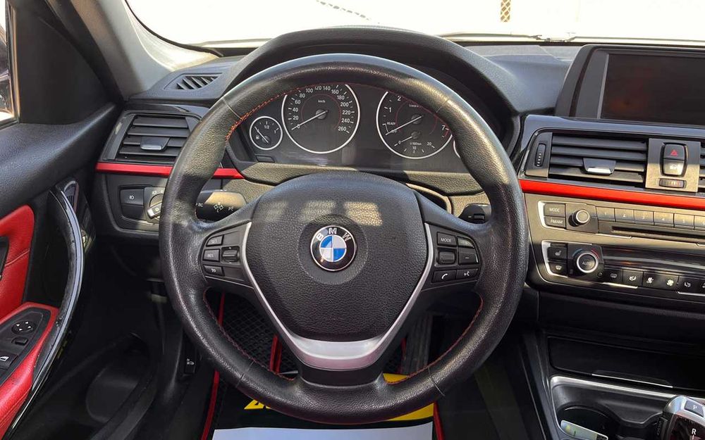 BMW 320І   2013