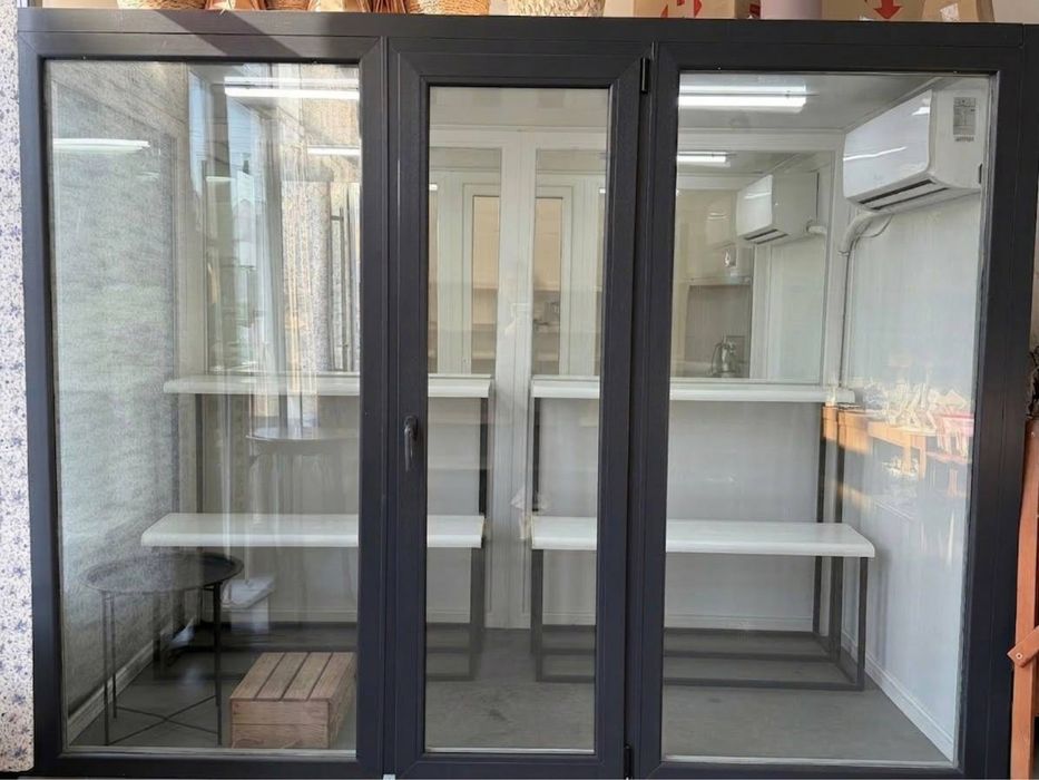 Холодильна вітрина для квітів