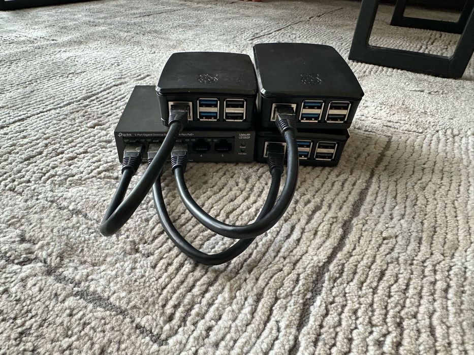Raspberry Pi 5 8GB + PoE HAT Waveshare + Switch TP-Link LS105GP PoE+