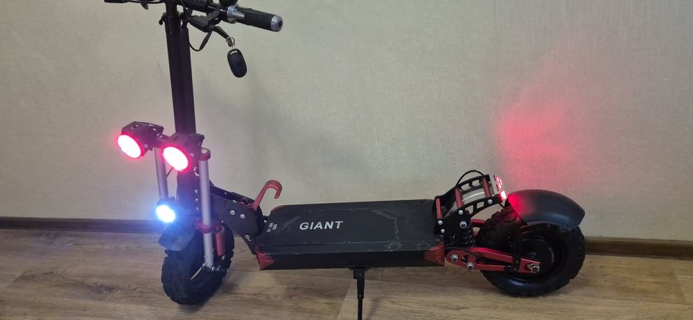 Продам. Електро САМОКАТ GIANT Outlander mII pro 26Ah 1600w