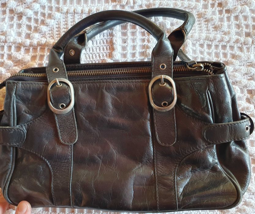 Mala de mão pequena, de Senhora, em pele preta, marca "TRUCCO"