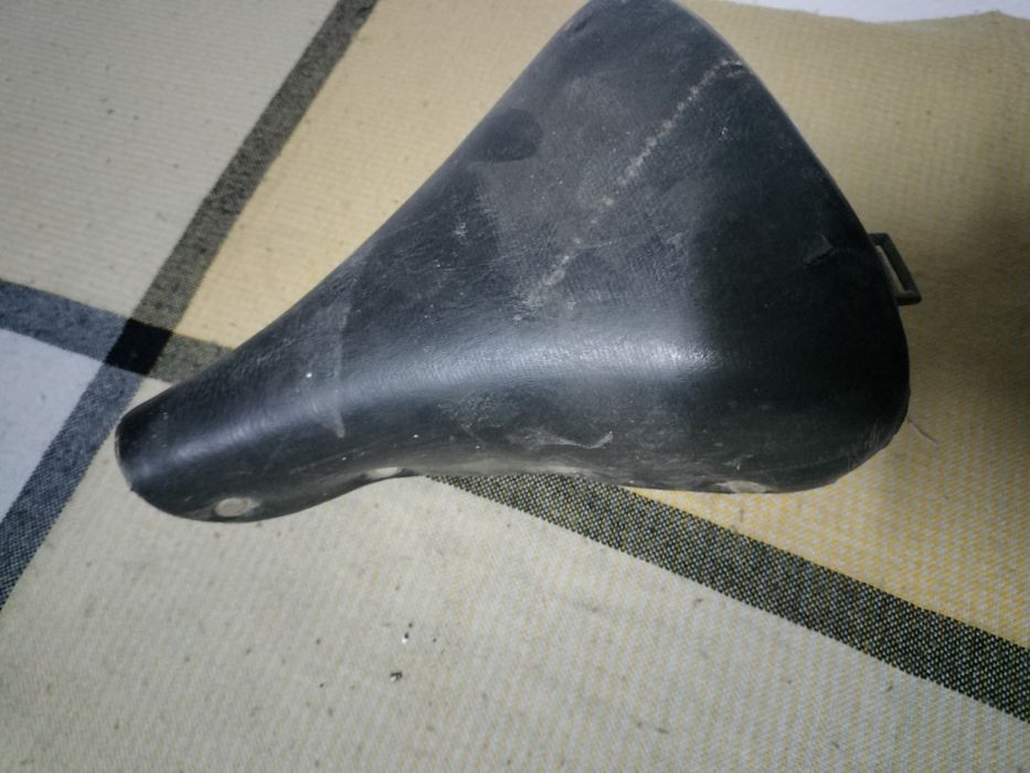 Selim e foco luz bicicleta pasteleira