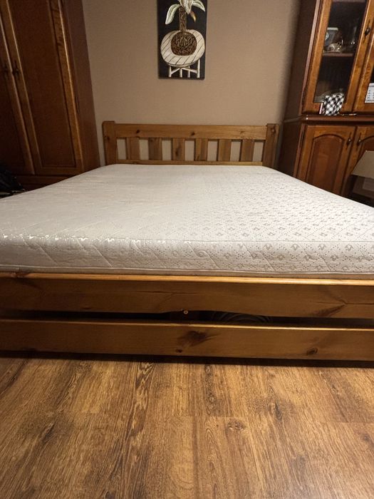 Łóżko z materacem 160x200