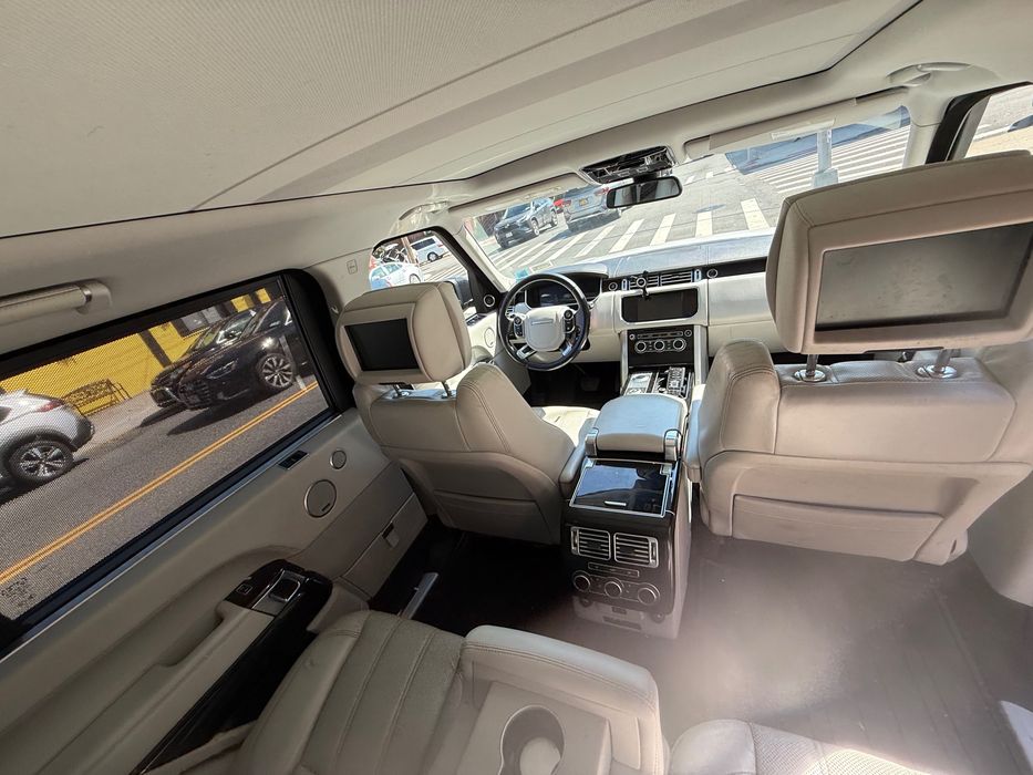 Land Rover Range Rover. HSE .Dlugi-Limuzyna