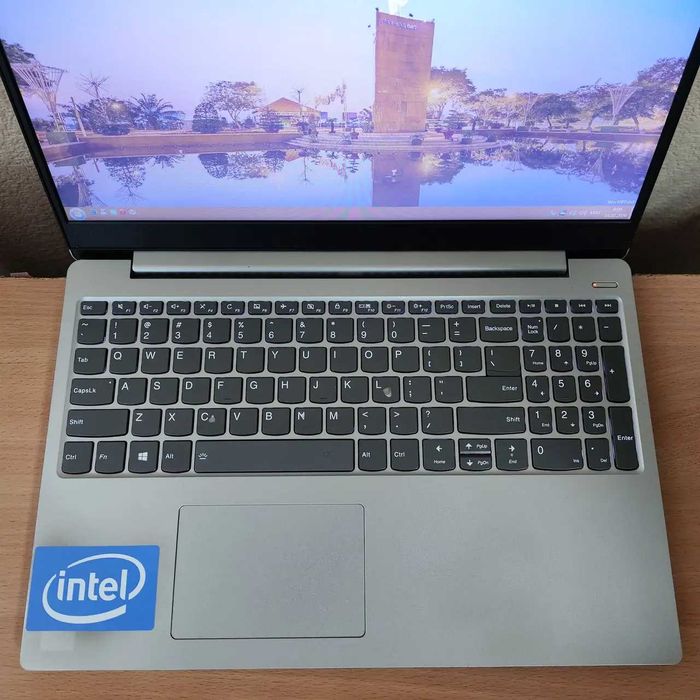 Акція! Потужний Lenovo 330S 15.6" i7-8550U 4 ядра/8GB/256SSD/UHD