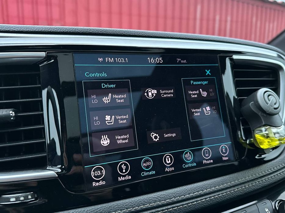 Chrysler Pacifica 2019 року, 3.6 гібрид, автомат, передній привід,233т