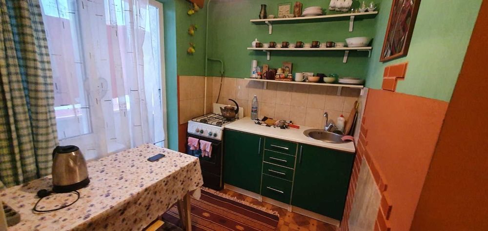 Продаж 1км. квартири Наукова ( Симоненка) 35м2