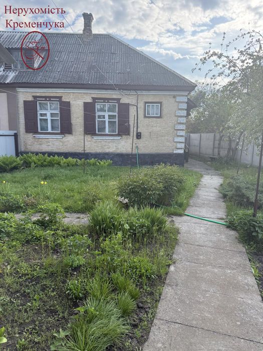 Продам або обміняю на 1 кім кв пів будинку в центрі міста!