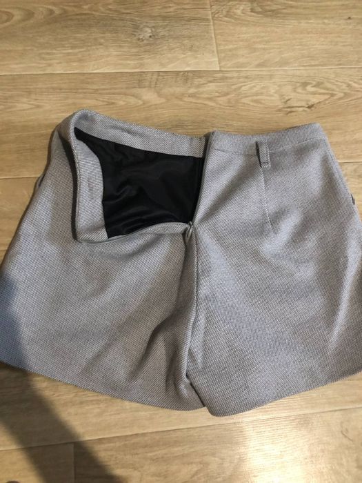 Класичні сірі шорти