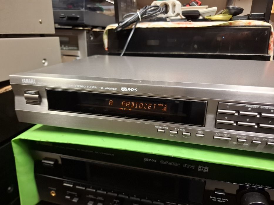 Tuner Yamaha TX-492RDS