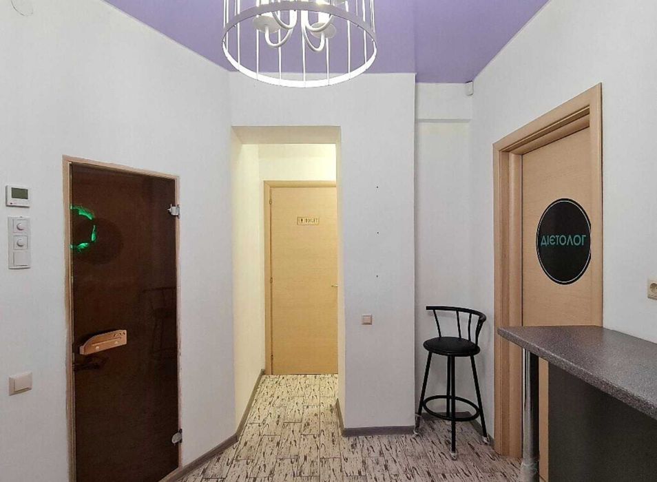 Продаж комерційного приміщення по Кам'янецькій