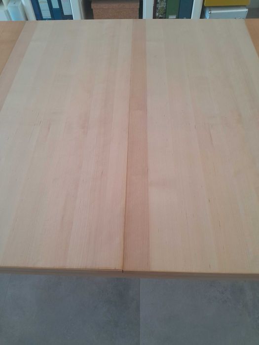 Mesa de refeições extensível em madeira
