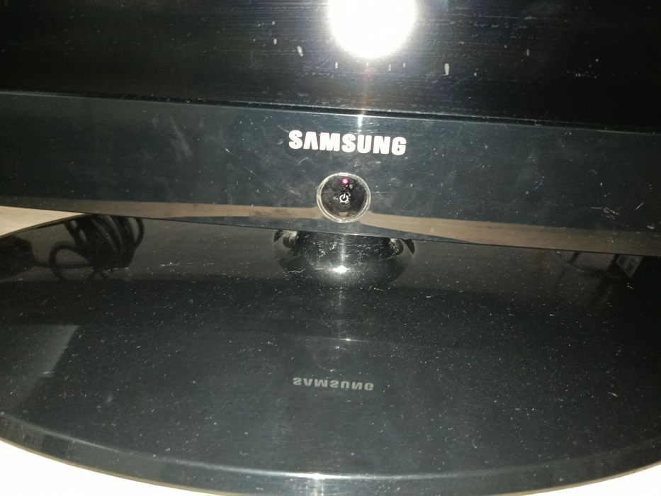 Samsung 32" LCD + Comando + Switch HDMI Oferta