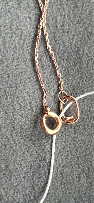 Золотий жіночий ланцюжок