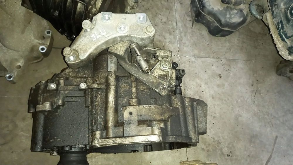 Caixa de 6 Velocidades Audi A3 8PA 2.0 140cv refª JLU HDU