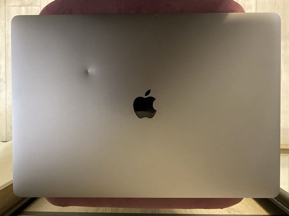 Apple MacBook Pro 2019 16 дюймів А2141 512 GB на запчастини