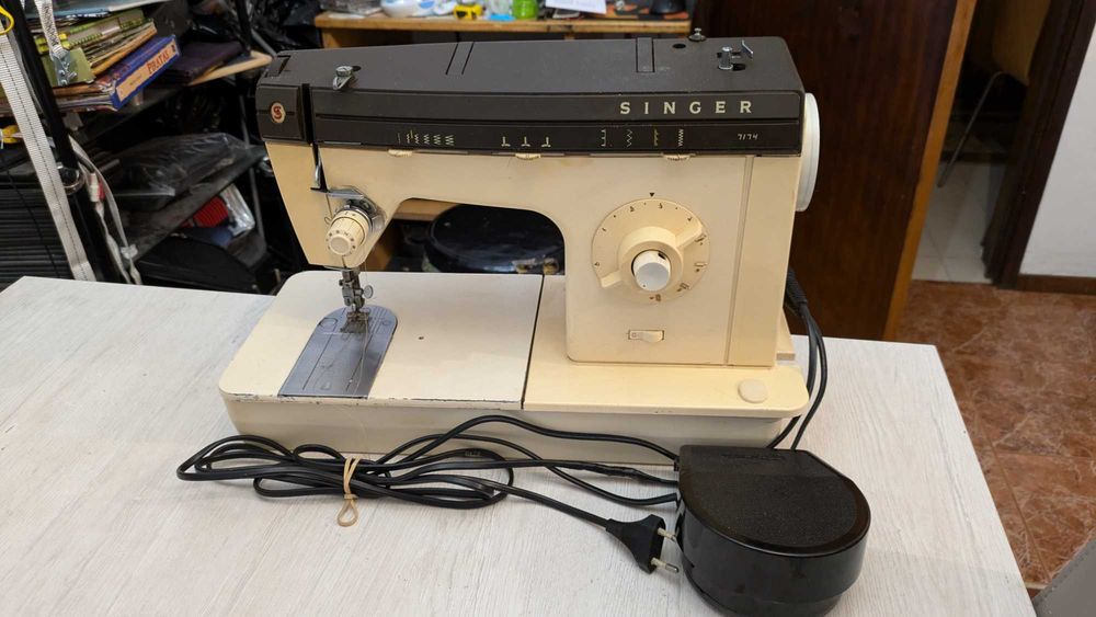 maquina singer com pedal para venda não preciso como nova