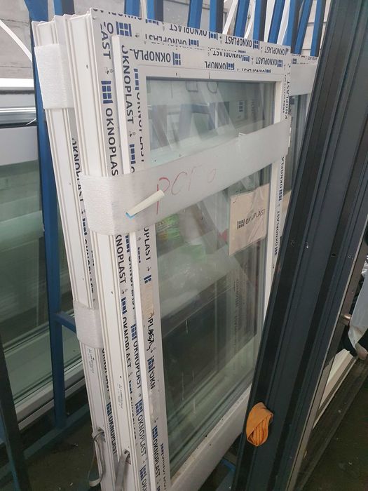 Okno pvc białe RU prawe 895mm x 1420mm