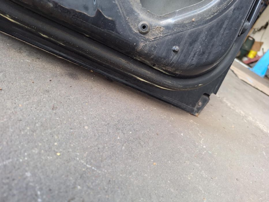 Drzwi A4 B6 tył lewe kombi A4B6