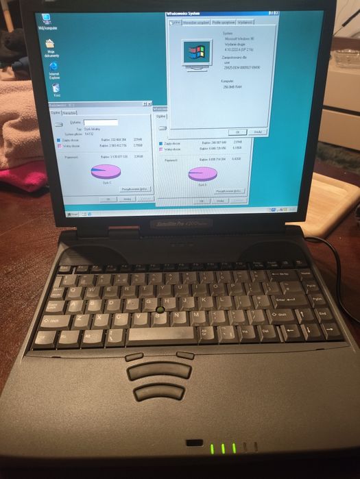 Toshiba Satellite Pro 4200 retro laptop win98