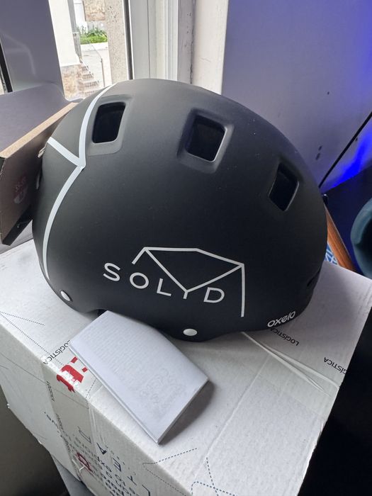 Trotinete Xiaomi  , com caixa e leva um capacete novo