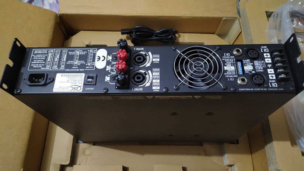 Підсилювач звуку QSC RMX2450 230v