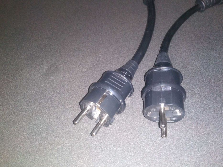 Для зарядок из США - переходник с вилки NEMA на нашу розетку