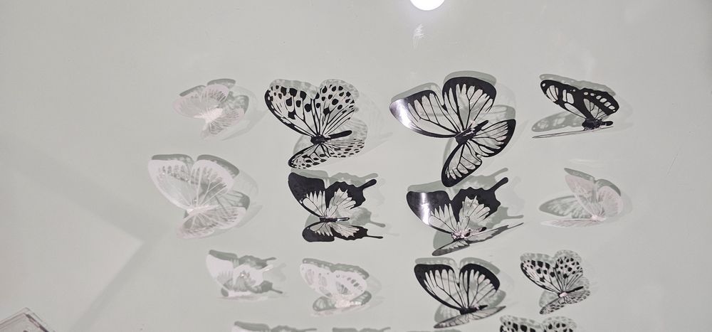 Conjunto de 16 borboletas Decorativas 3D para Parede (Branco, Preto e Prata / Brilhos)