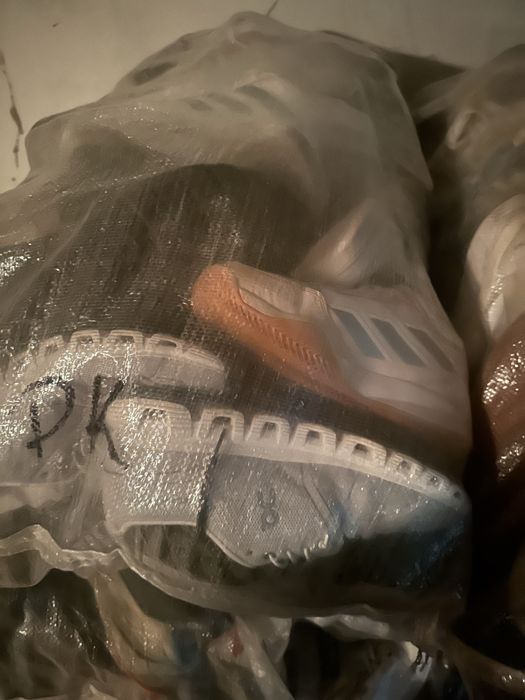 Африка спорт.  Кросівки третього сорту.