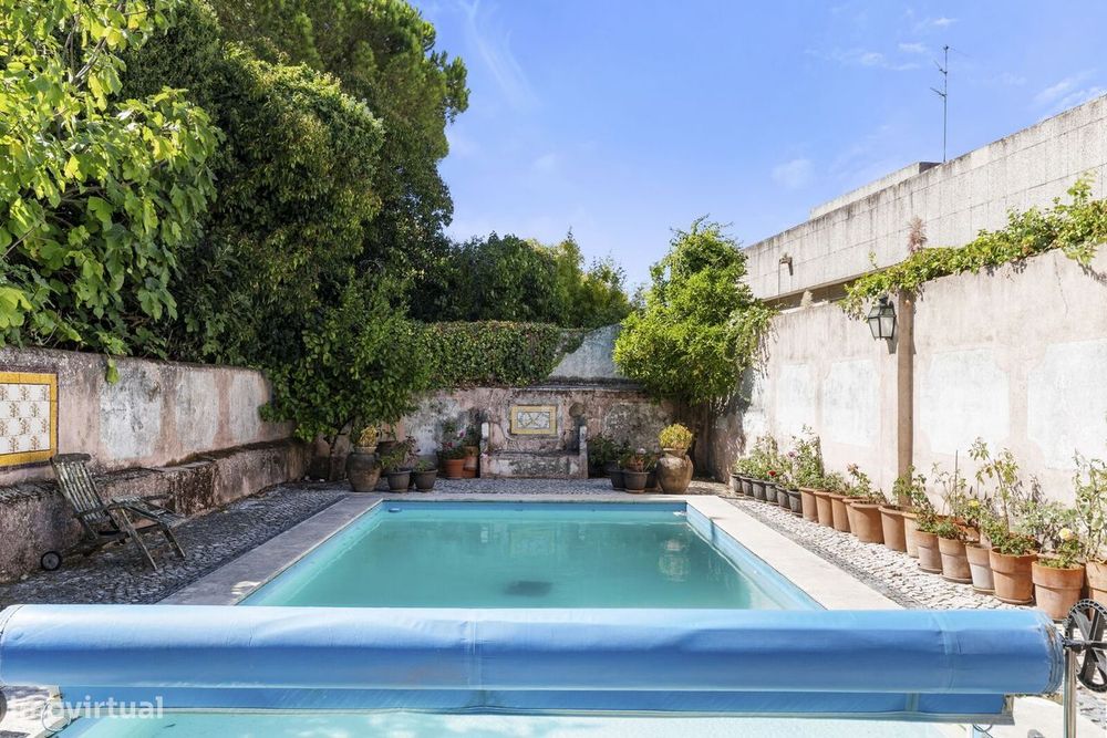 Moradia T4 + 4 com piscina, Lisboa