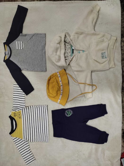 Lote de roupa de 3 a 6 meses