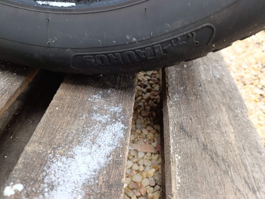 Opony całoroczne Taurus 215/55/16r